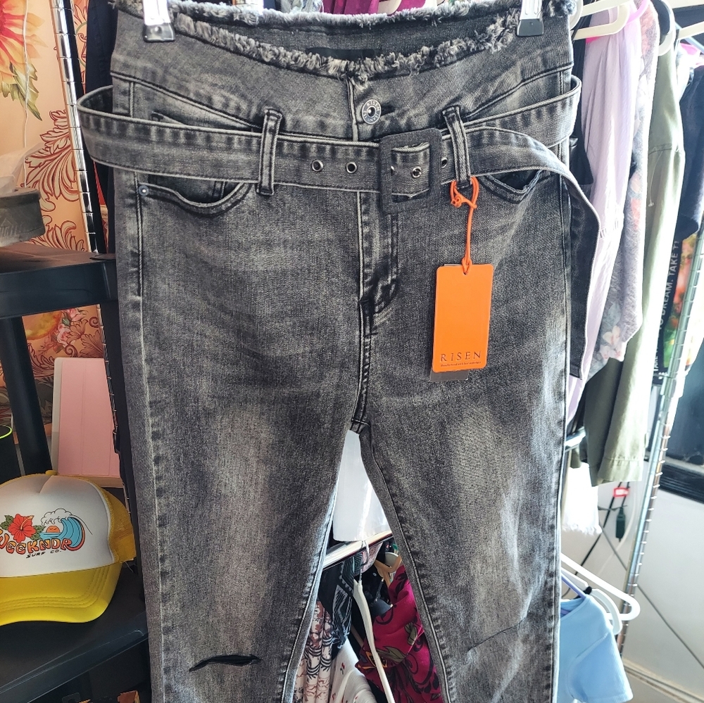 RISEN Jeans NWT! High Waisted Skinny, Raw Edge With Slits in The Legs, Size 29